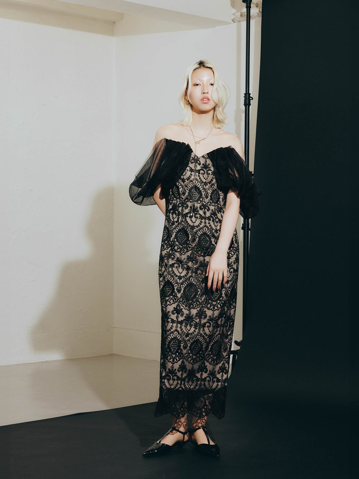 offsholder lace dress / オフショルダーレースドレス