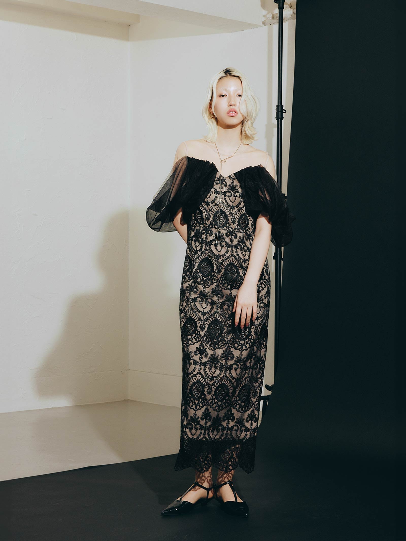 offsholder lace dress / オフショルダーレースドレス