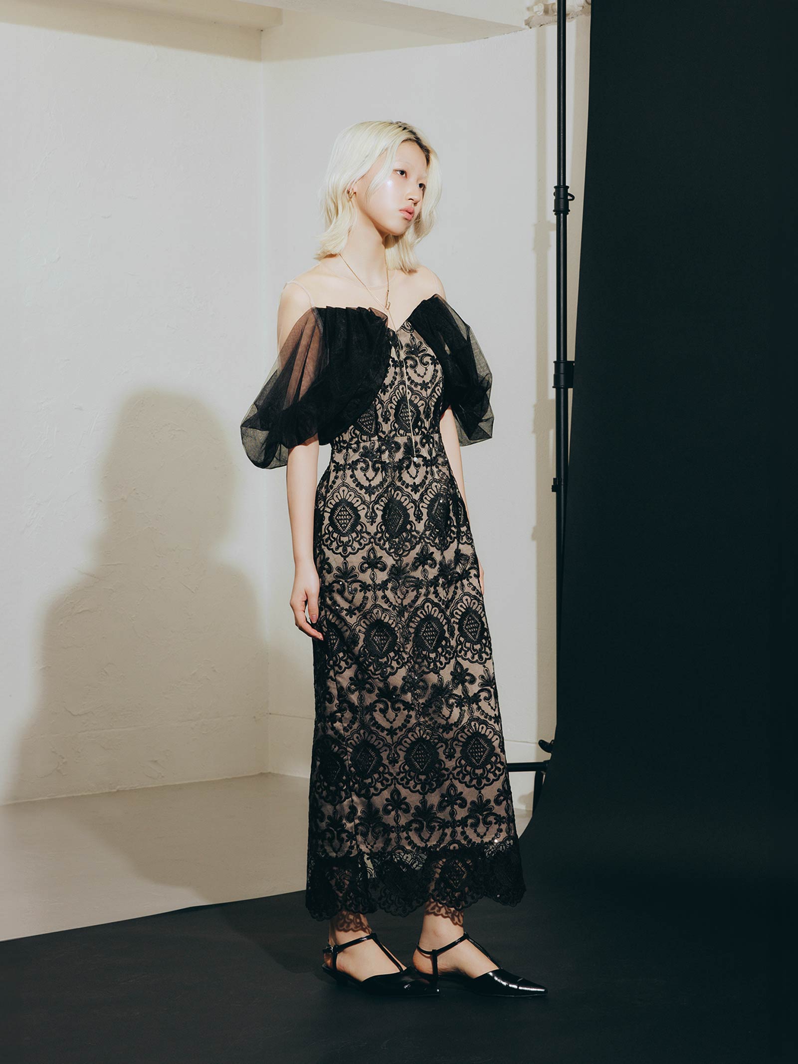 offsholder lace dress / オフショルダーレースドレス