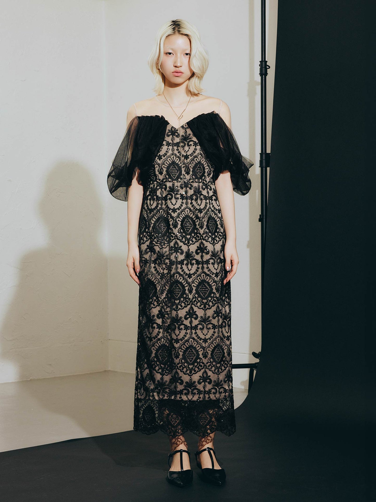 offsholder lace dress / オフショルダーレースドレス