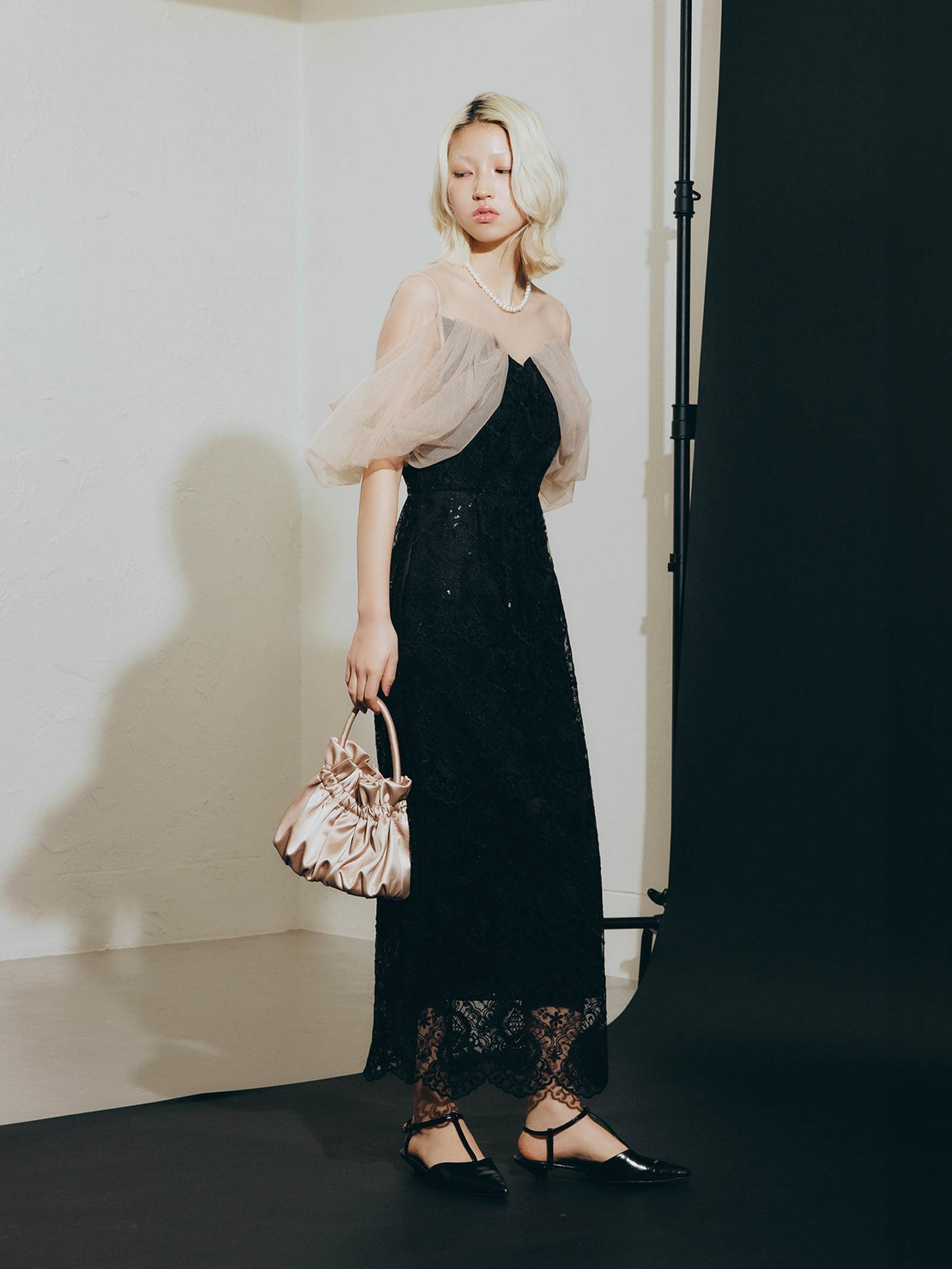 offsholder lace dress / オフショルダーレースドレス