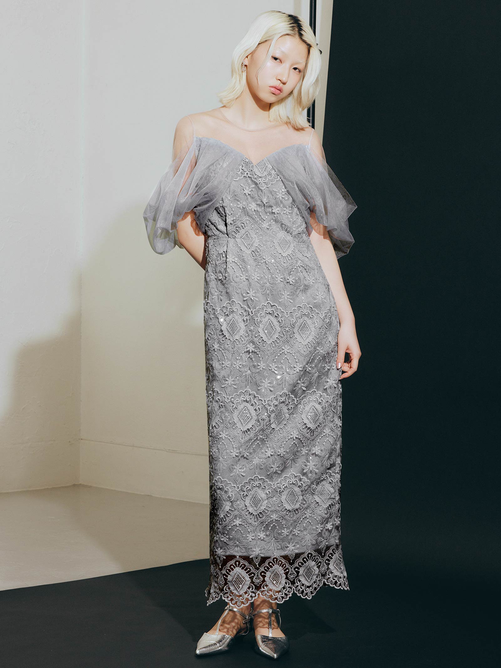 offsholder lace dress / オフショルダーレースドレス