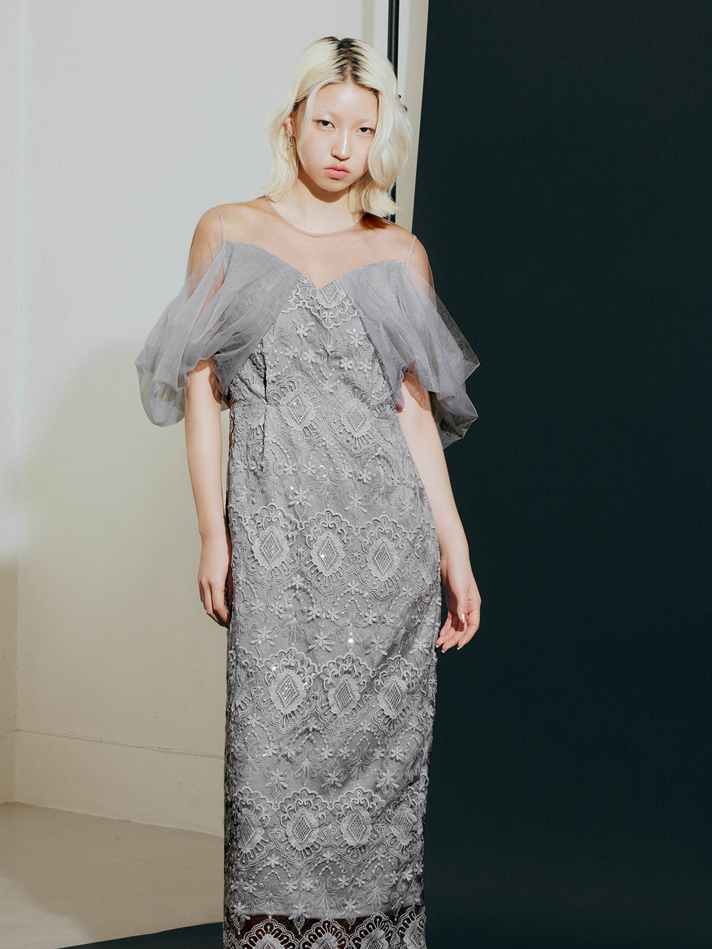 offsholder lace dress / オフショルダーレースドレス