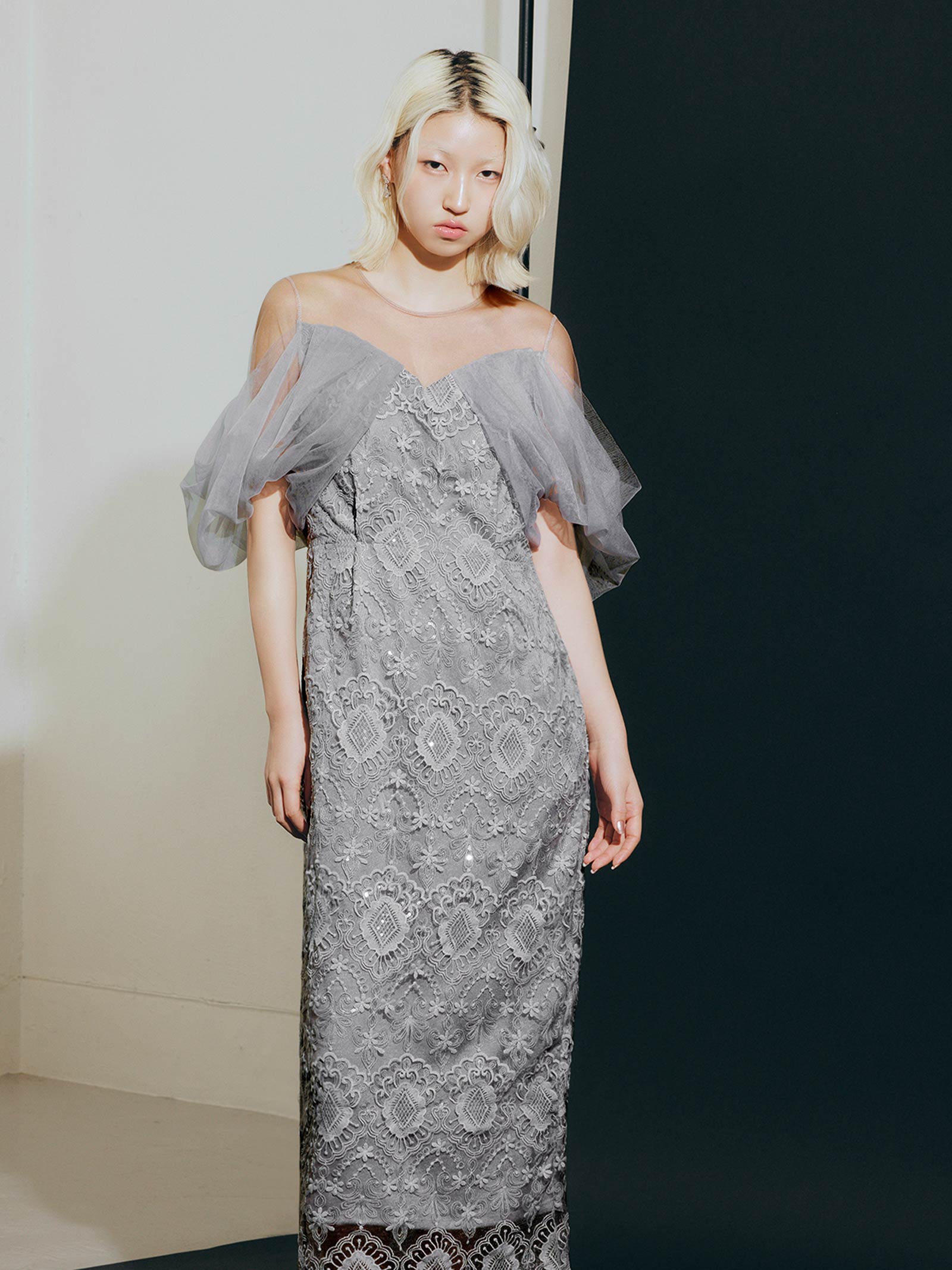 offsholder lace dress / オフショルダーレースドレス