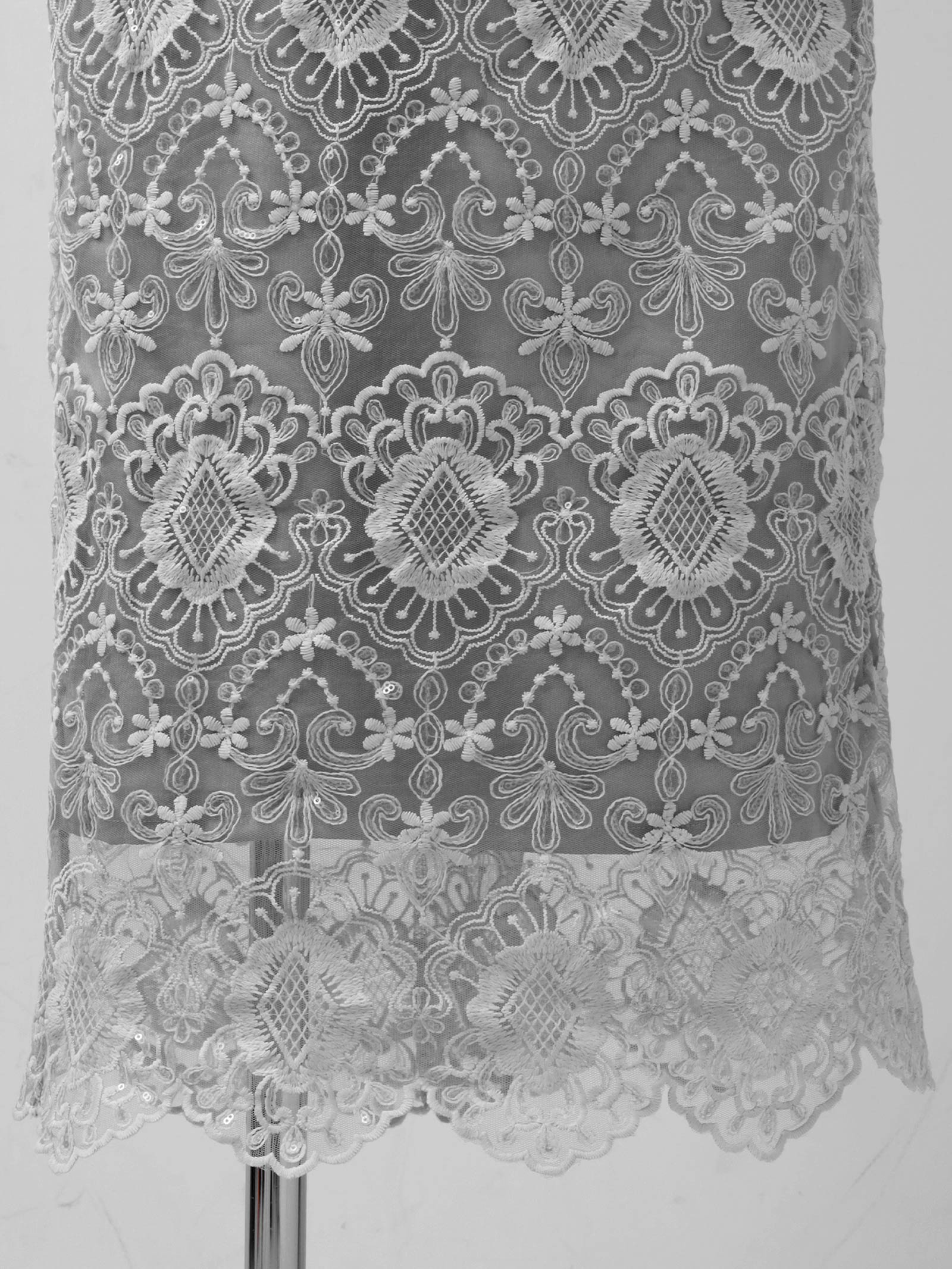 offsholder lace dress / オフショルダーレースドレス