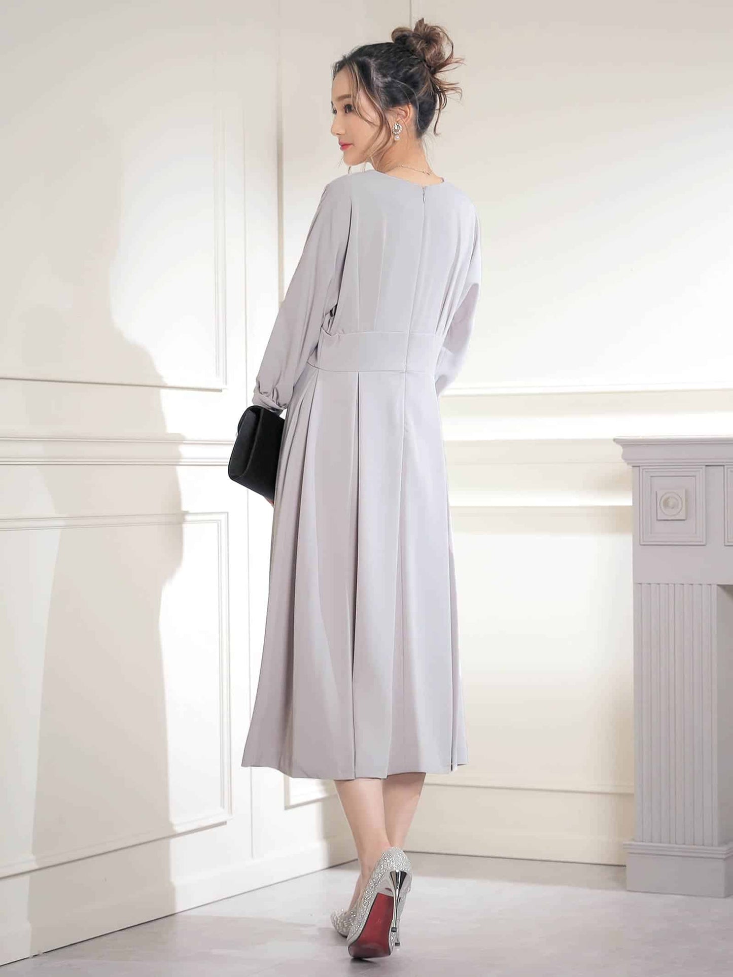 pleated sleeve midi dress / ボリュームスリーブプリーツミモレ丈ドレス